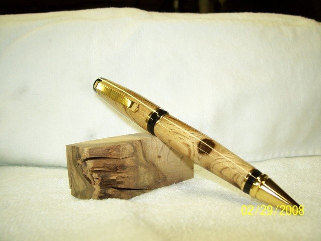 200822913745_hollisteroakcigar1.jpg