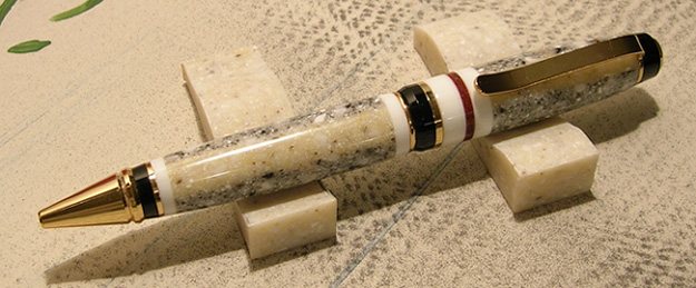 20082802612_corian_cigar.jpg