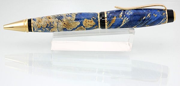 20084234136_BlueBEBCigar1.jpg