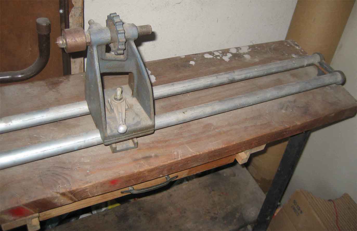 2008764390_Lathe-right-side.jpg