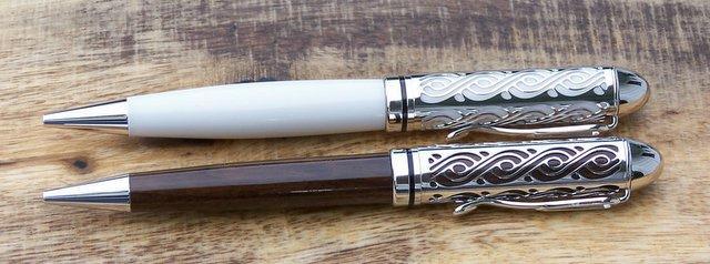 %20Pens%20White%20Acrylic%20and%20Black%20Walnut-1.jpg