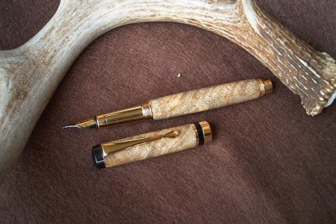 224128_Cl%20Am%20fp%20curly%20myrtle%20burl%20open.jpg