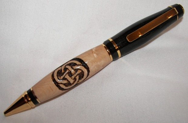2531413_IBO%20and%20Maple%20Carved%20Celtic%20Knot.jpg