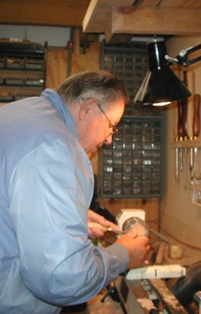 5930181037_Bruce%20at%20lathe%209-29-05%20smaller1.jpg