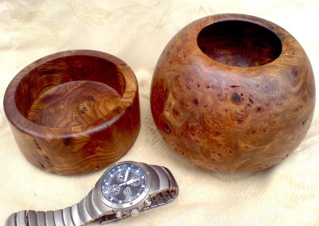 612173919_2%20elm%20burr%20bowls%202%20%2012,06,07.jpg