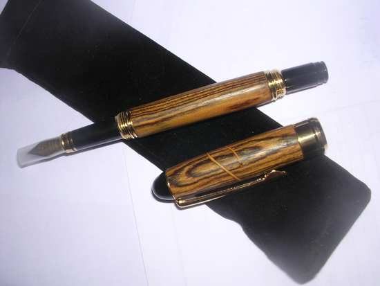 _african%20fountain%20pen%20with%20yellow%20inlays.jpg