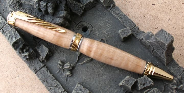 ancy%20gold%20cigar%20on%20curly%20maple%20resized.jpg