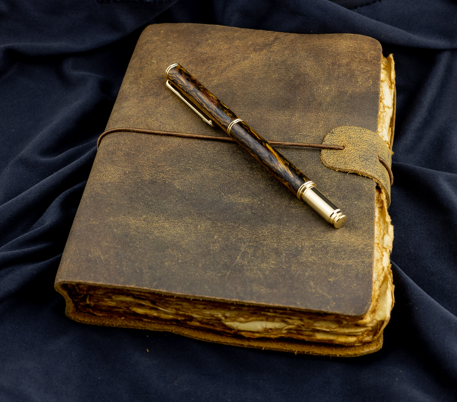 Artisan Fountain Pen - Bocote Wood Gold-1.jpg