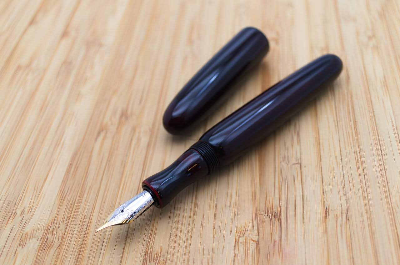 Bonita Urushi Aka Tamenuri penteopens.com handmadepens urushi2.jpg