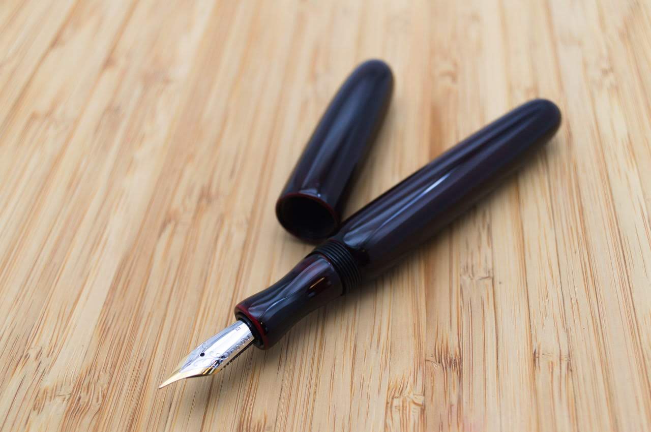 Bonita Urushi Aka Tamenuri penteopens.com handmadepens urushi3.jpg
