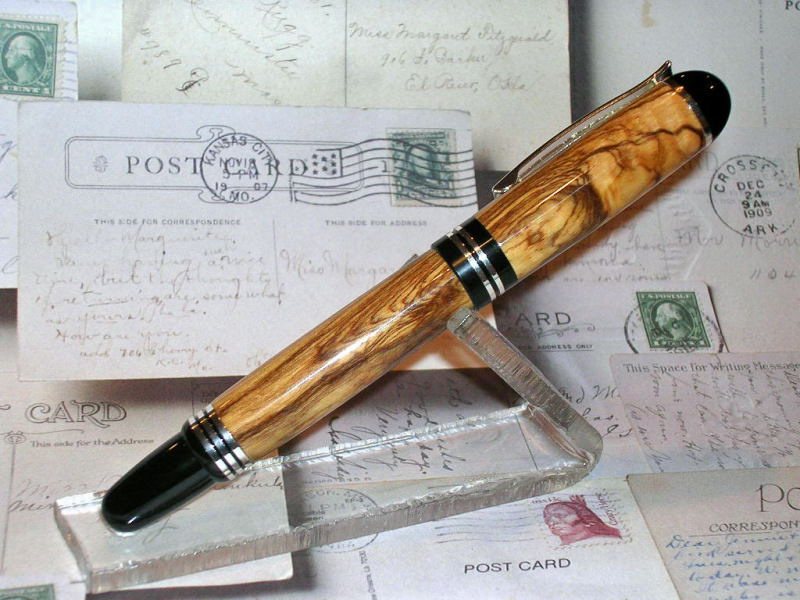BOW%20Silver%20Churchill%20Closed.jpg