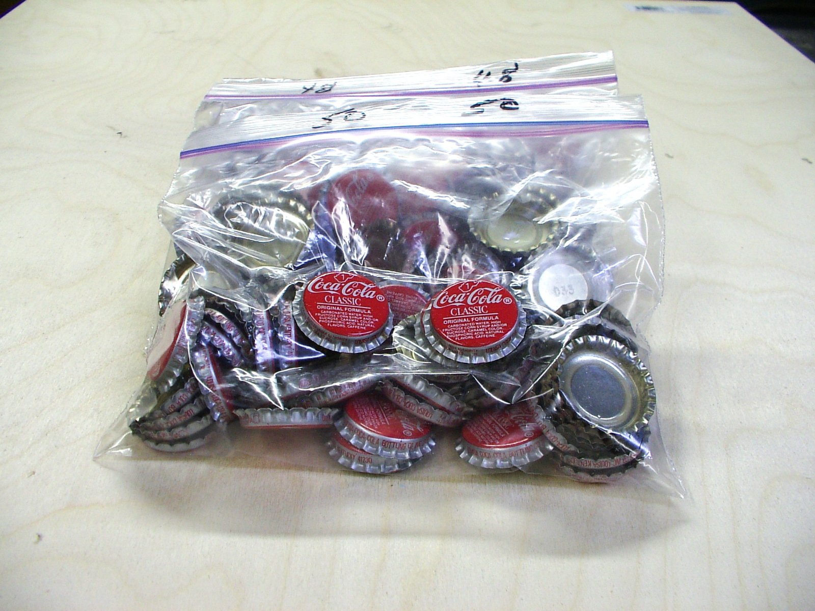 IMGP0648.JPG coca cola caps.JPG