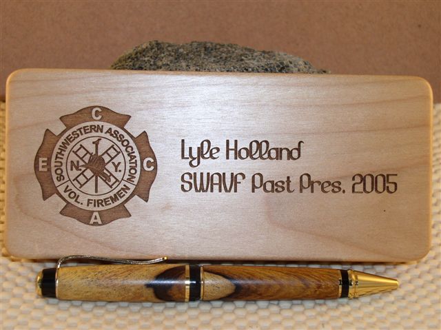 land%20Pen%20and%20Box-Golden%20Dessert%20Ironwood.jpg