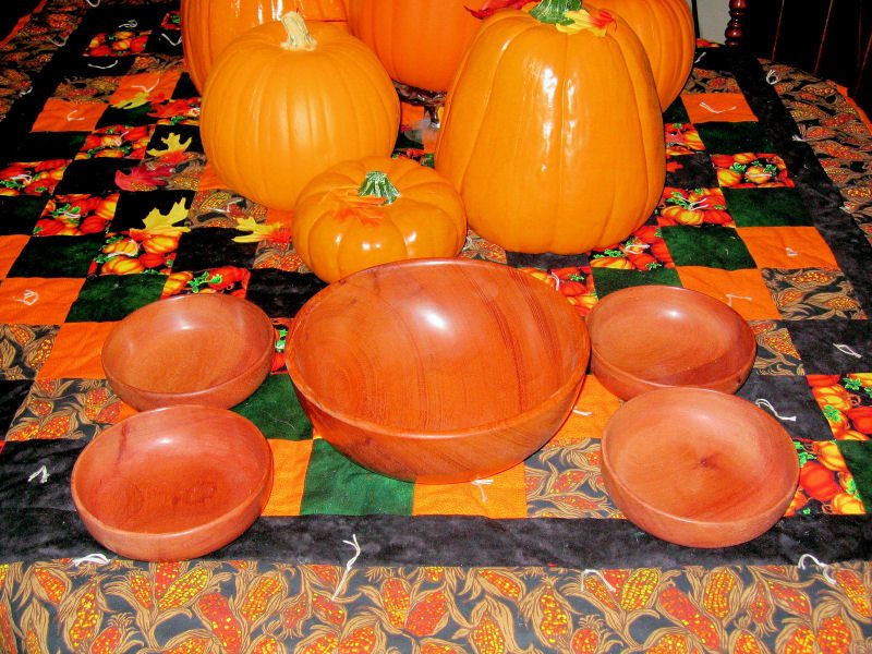 Mahogany_Salad_Set.jpg
