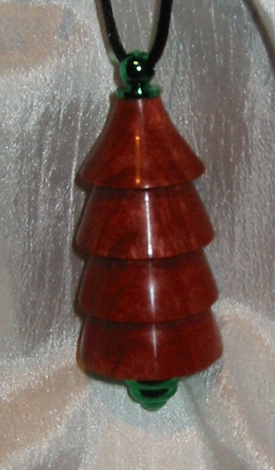 Nov%2028%202005%20Christmas%20ornament.jpg