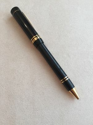 Parker-Duofold-Centennial-Black-Gold-Cap-Activated.jpg