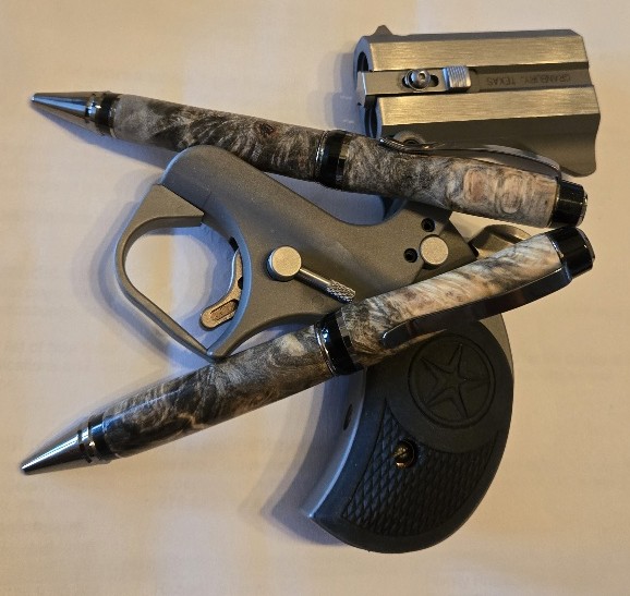 Pen  Buckeye Burl paired with a Cigar componet #1.jpg