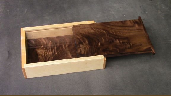 Pencil box.png