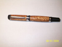 Koa-Fountain-Pen-closed-web.jpg