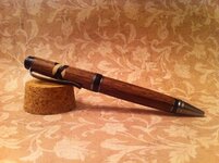 walnut  and two-tone celtic knot (800x598).jpg