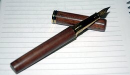 closed-ends pen in walnut 005c.jpg