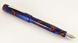 Polvere Di Stella Resin Custom Fountain Pen_1.jpg
