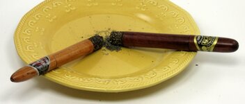 2 Realistic Cigar Pens 52717.jpg