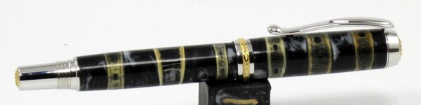 Jr. Statesman RB with Black and White Shark Vertebrae on Base  90317.jpg