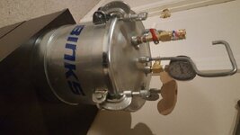 Binks Pressure pot.jpg