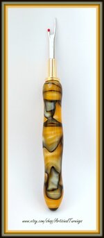 Gold Honey Hills Bottle Stopper v4(F+).jpg