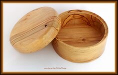 Ambrosia Maple Lidded Box v3(F+).jpg