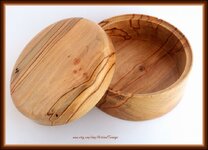 Ambrosia Maple Lidded Box v4(F+).jpg