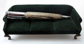 pen008_01 - small.jpg