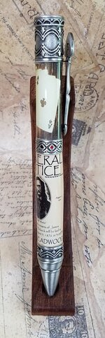 Aces & 8's-3.jpg