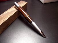 Walnut Pen 002.jpg