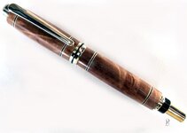 #9025_Baron-Rollerball_Myrtle-Burl_Veneer-stripes-MacFinial_2.jpg