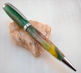 Green&RedBlendGraduatePen2.jpg