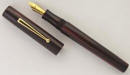 Red_Black Ebonite Fountain_1.jpg