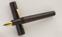Red_Black Ebonite Fountain_2.jpg