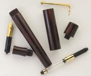 Red_Black Ebonite Fountain_4.jpg