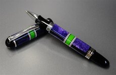 G Willikers Purple-Green 005 (Small).JPG