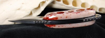 Red Gator Skinner - View 3.jpg