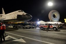 Toyota-Tundra-successfully-pulls-the-Space-Shuttle-Endeavour-weighing-132.6-tonnes-2.jpg