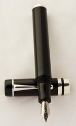 Custom Black and Silver Fountain Pen_2.jpg