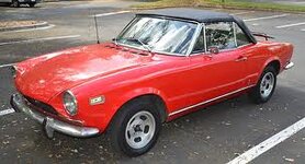 1972 Fiat 124 Spider 1600.jpg