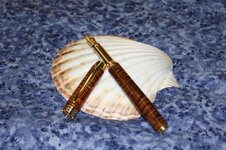 pens3 010.jpg