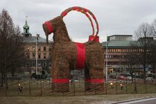 1280px-Gavle_christmas_goat_2006.jpg