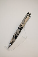 Pen D.jpg