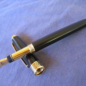 Designer Elite fountain pen with Ebony