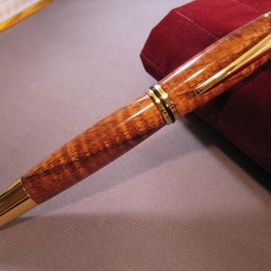 Curly Koa Gentleman fountain pen